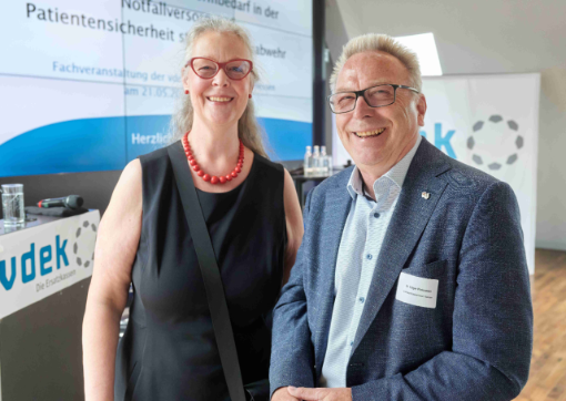 Claudia Ackermann (vdek Hessen) und Dr. Edgar Pinkowski (Landesärztekammer Hessen) Claudia Ackermann (vdek Hessen) und Dr. Edgar Pinkowski (Landesärztekammer Hessen)